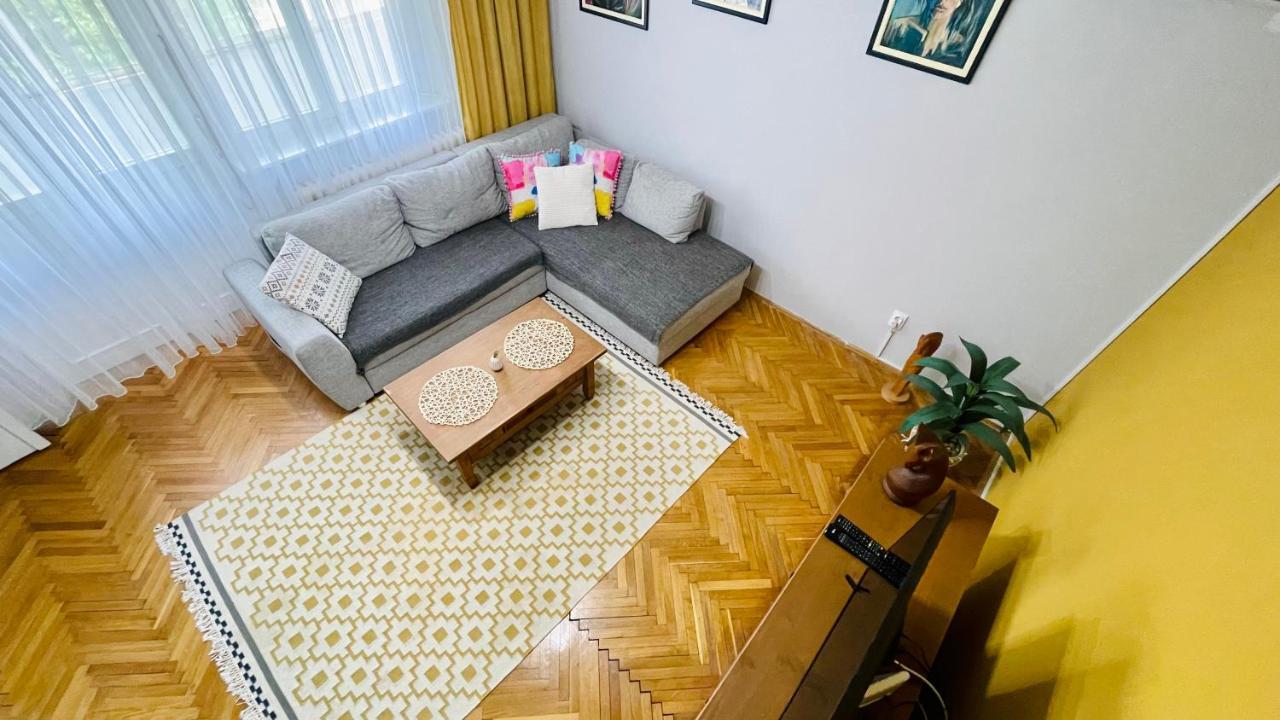 Apartman Jelena II Apartamento Sremska Mitrovica Exterior foto